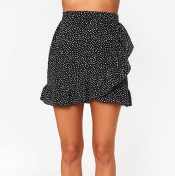 PrettyLittleThing Dresses & Skirts - PrettyLittleThing Black Polka Dot Ruffled Skirt